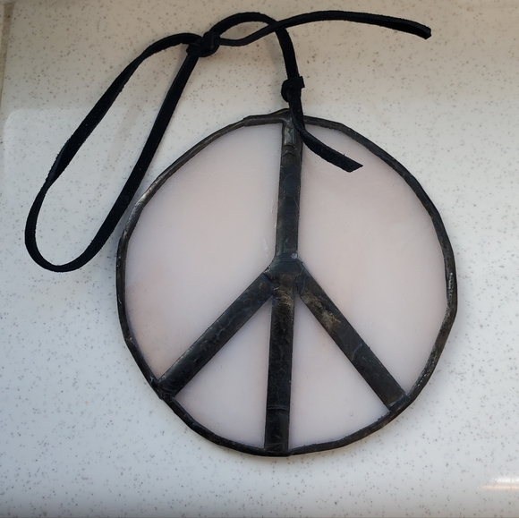 handmade pink peace sign wall hanging boho hippie 60s  ornament art sun catcher - Picture 2 of 6